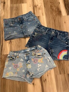Set of 3 Cat & Jack Denim Shorts Trio with embroidery rainbow sunshine M 7/8
